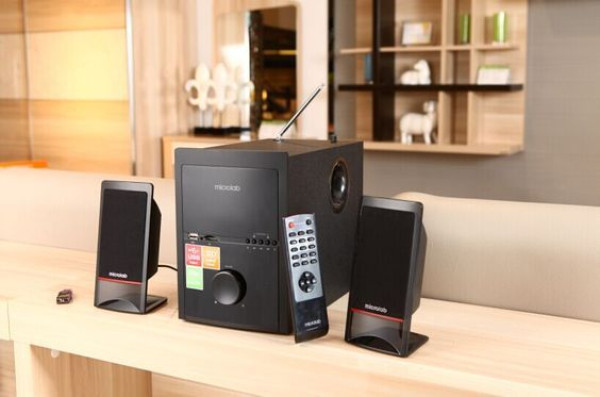 Microlab M700U Aktivni drven zvucnici 2.1 46W RMS(18W,2x14W) SD, USB, FM, daljinski, 3.5mm